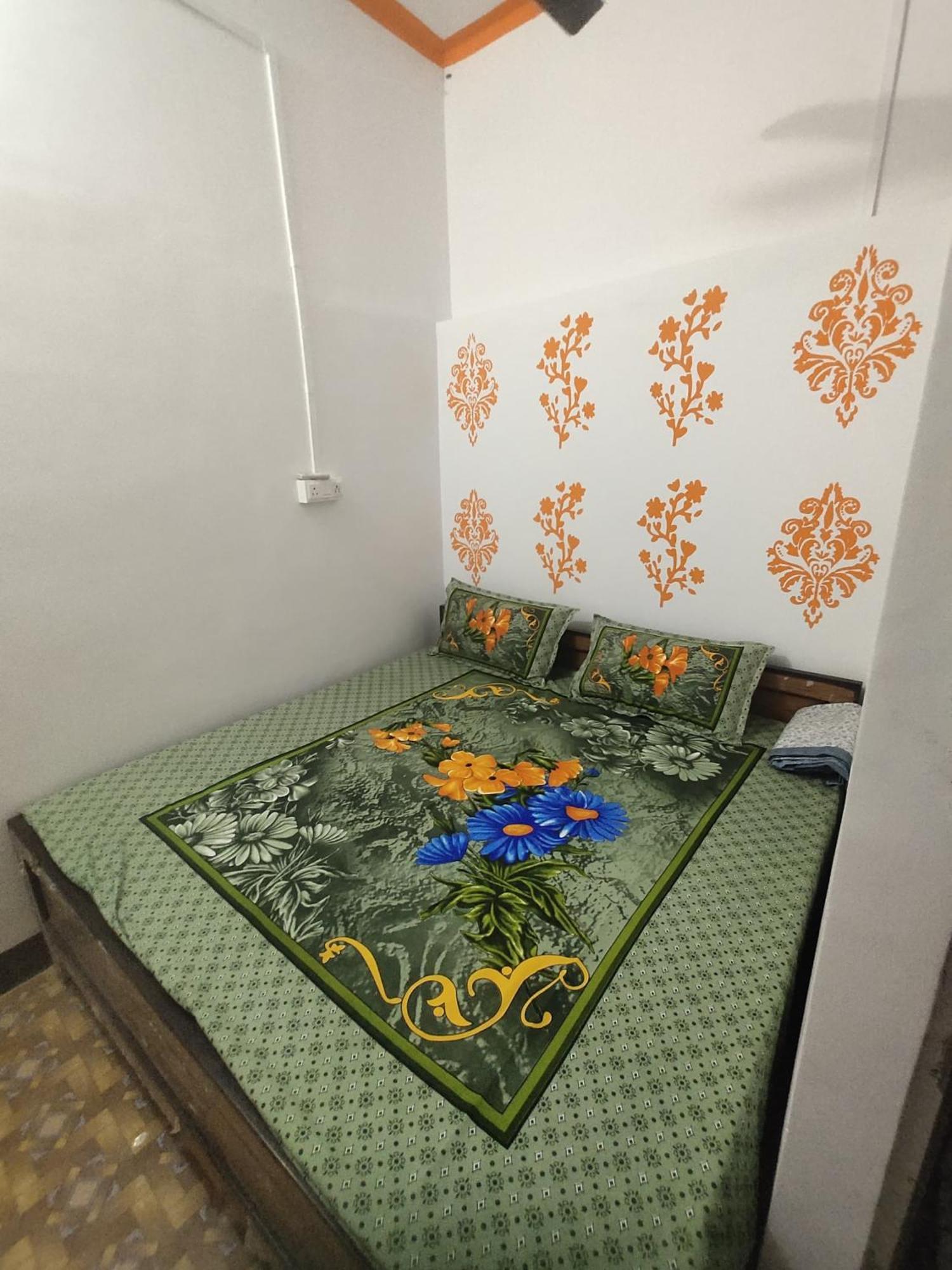 Awadh Guest House Ayodhya Εξωτερικό φωτογραφία