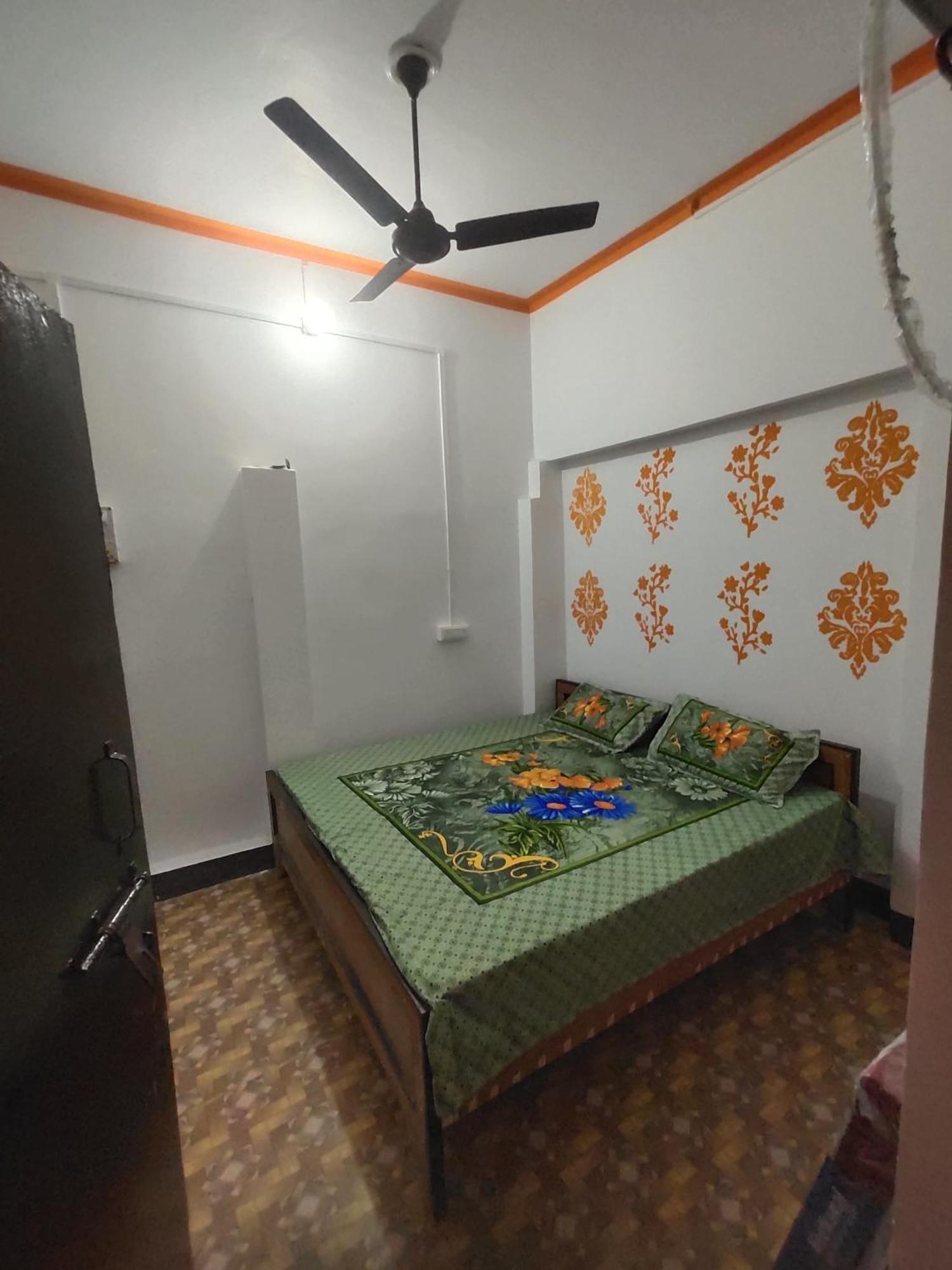 Awadh Guest House Ayodhya Εξωτερικό φωτογραφία